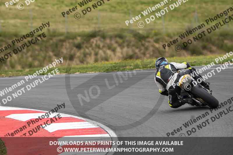 cadwell no limits trackday;cadwell park;cadwell park photographs;cadwell trackday photographs;enduro digital images;event digital images;eventdigitalimages;navarra;no limits trackdays;peter wileman photography;racing digital images;trackday digital images;trackday photos